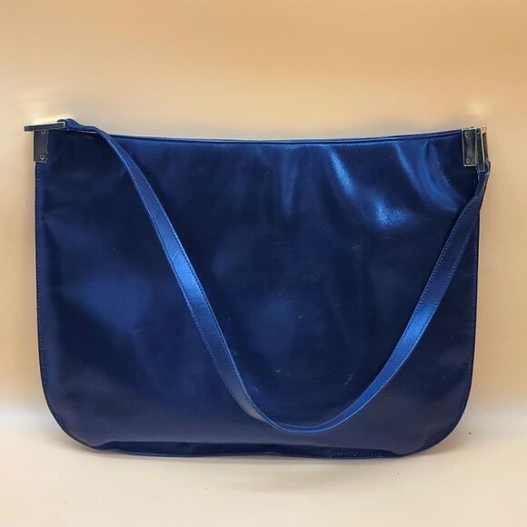 Authentic Gucci Shoulder Bag  - Picture 2 of 13